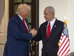 Trump l-a primit pe Netanyahu la Casa Albă pentru a-l convinge de noul său plan de pace pentru Gaza
